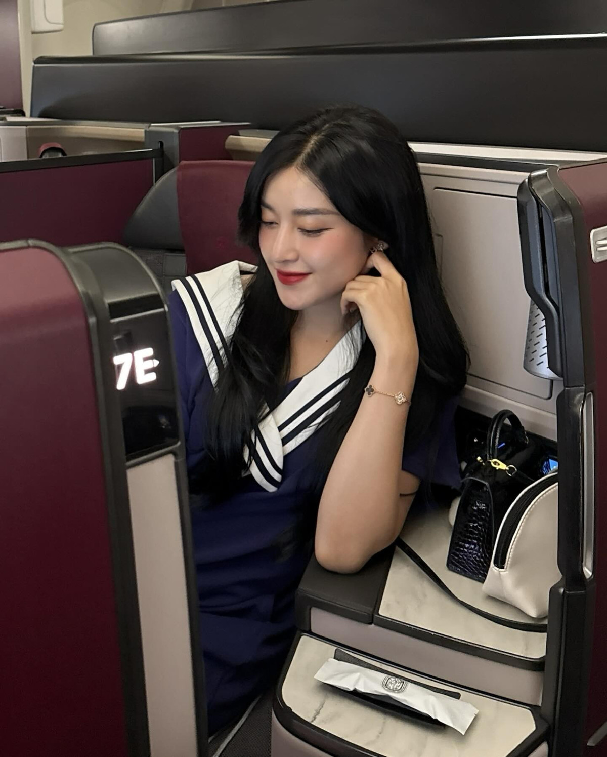 Sở hữu nhan sắc thanh lịch, dịu dàng cùng hình ảnh “sạch”, không scandal, cô được xem là một trong những á hậu có xuất phát điểm thuận lợi nhất thời điểm đó.