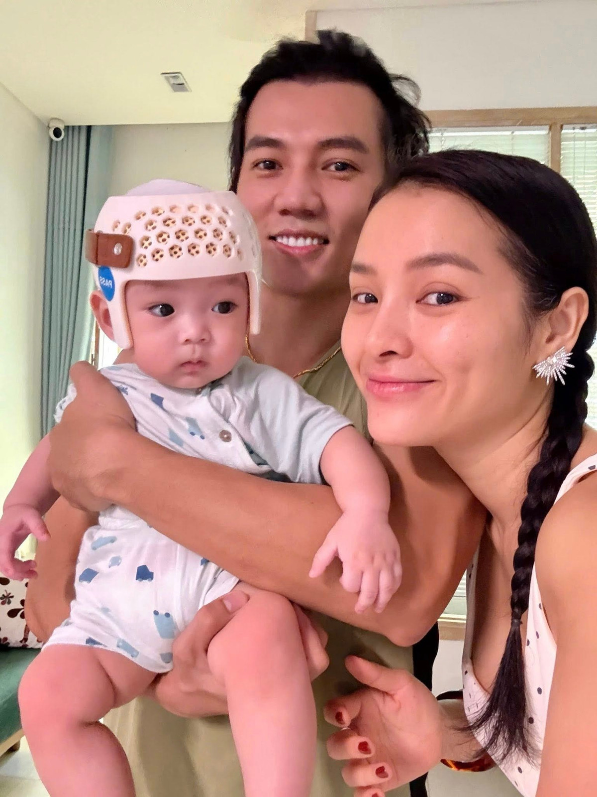 Lý Bình khoe quý tử thứ 2 tròn 7 tháng tuổi cực yêu. Ảnh: FB Lý Bình