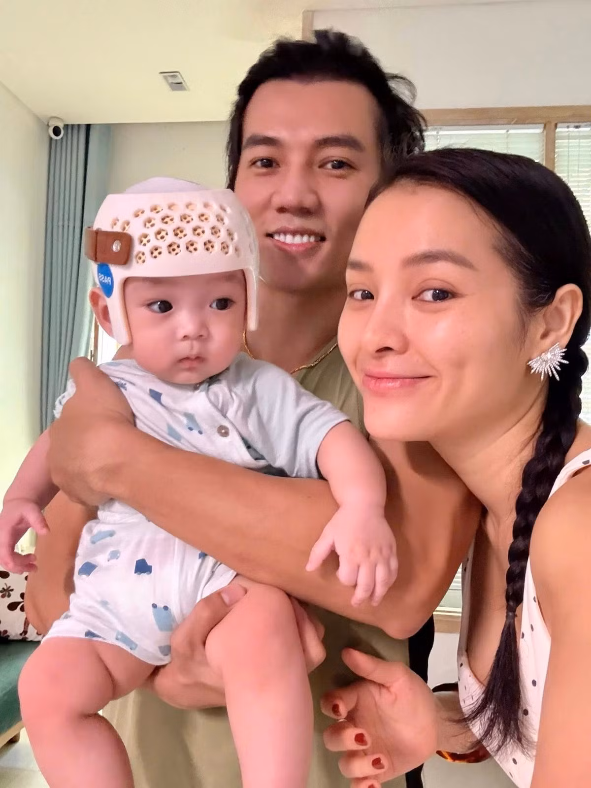 Lý Bình khoe quý tử thứ 2 tròn 7 tháng tuổi cực yêu. Ảnh: FB Lý Bình