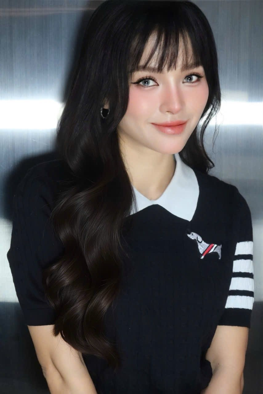 "Giữ nụ cười tươi để mỗi ngày đều rực rỡ hơn!", mẹ 3 con - Phương Trinh Jolie động viên bản thân. Ảnh: FB Phương Trinh Jolie