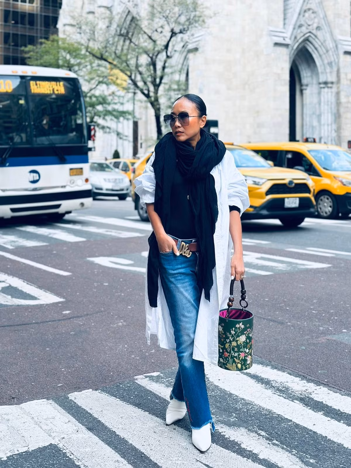 Ca sĩ Đoan Trang than thở mới qua Mỹ gần 1 tháng đã tăng 5kg. Ảnh: FB Doan Trang