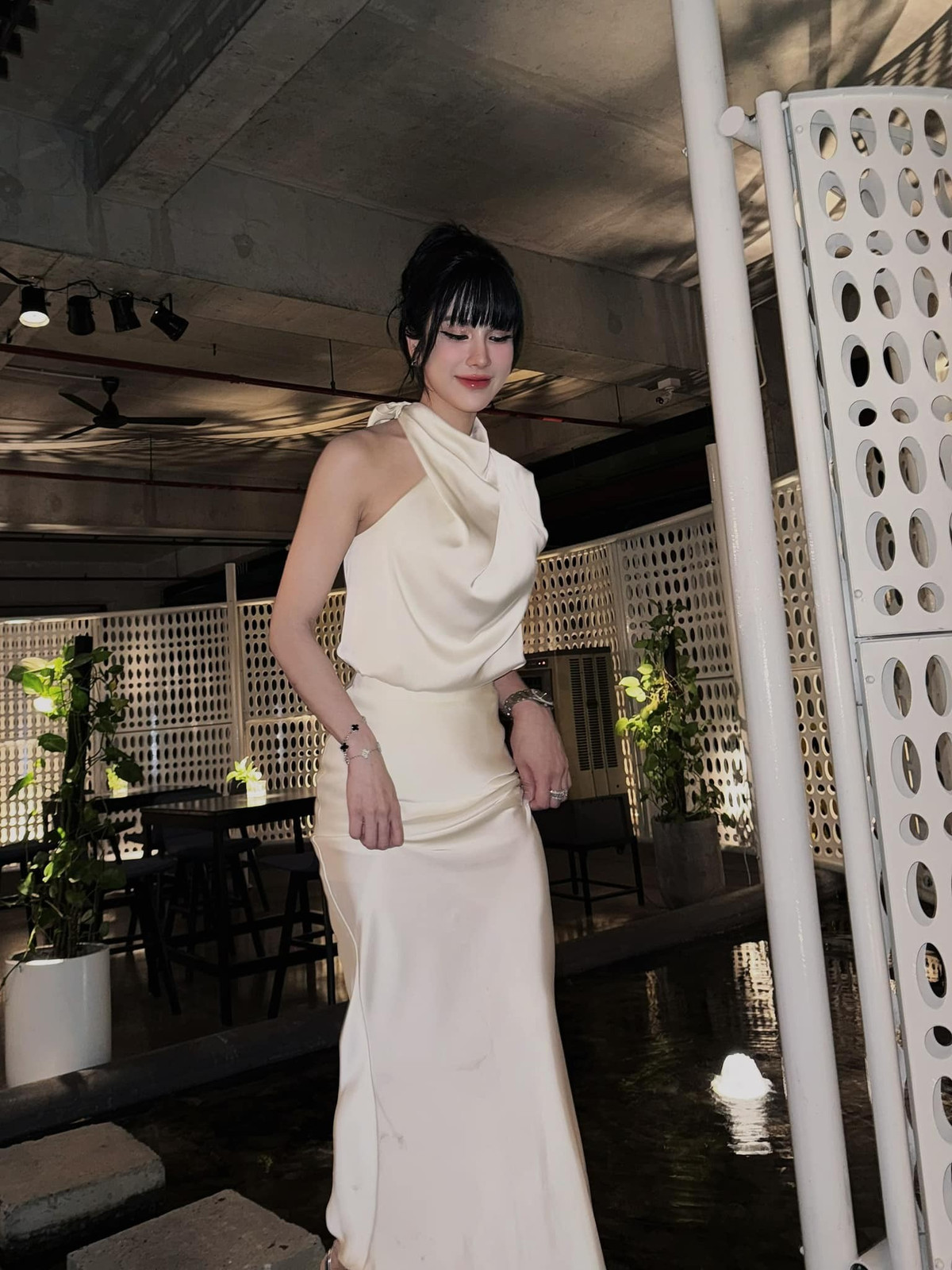 Bên cạnh đó, nhan sắc của Diệp Lâm Anh cũng là chủ đề được chú ý khi đúng chuẩn "phụ nữ đẹp nhất khi không thuộc về ai". Ảnh: FB Diep Lam Anh