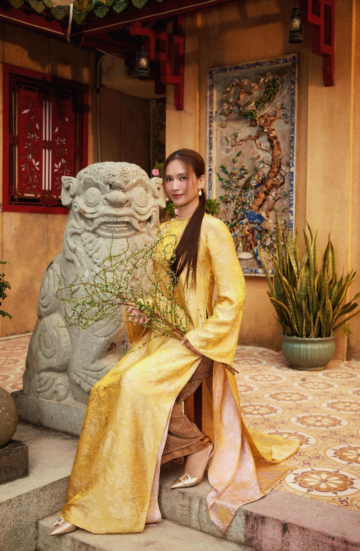 Ái Phương thực hiện bộ ảnh xuân với áo dài. Ảnh: FB Phan Lê Ái Phương