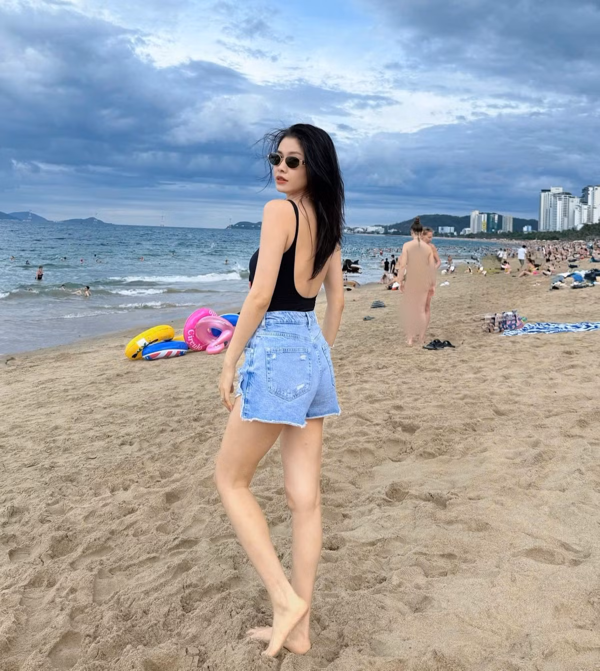 Điều đáng nói là sau mỗi lần sinh nở, Thủy Anh đều nhanh chóng lấy lại vóc dáng đáng kinh ngạc, thậm chí còn có phần mặn mà và quyến rũ hơn. Ảnh: FB Thuy Anh Le