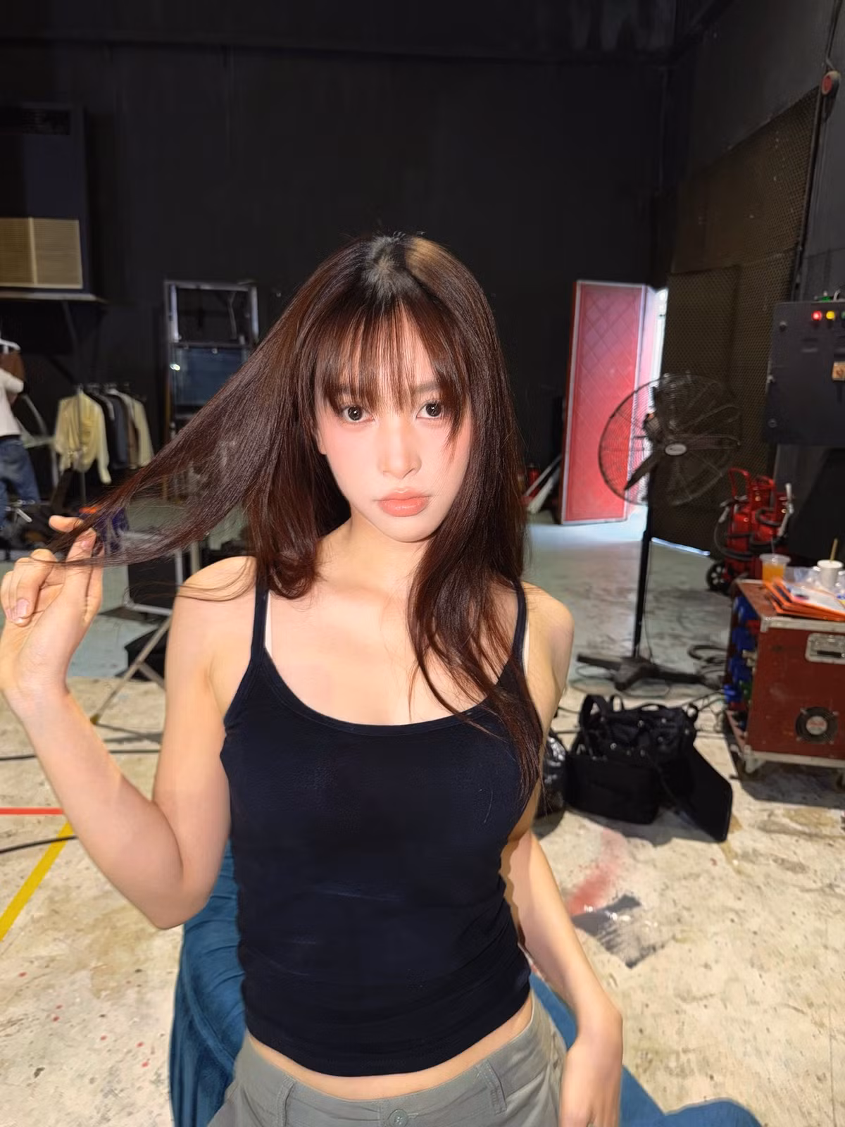 Hoa hậu Tiểu Vy hài hước nhận xét bản thân có giao diện trưởng thành nhưng hệ điều hành nhõng nhẽo. Ảnh: FB Trần Tiểu Vy