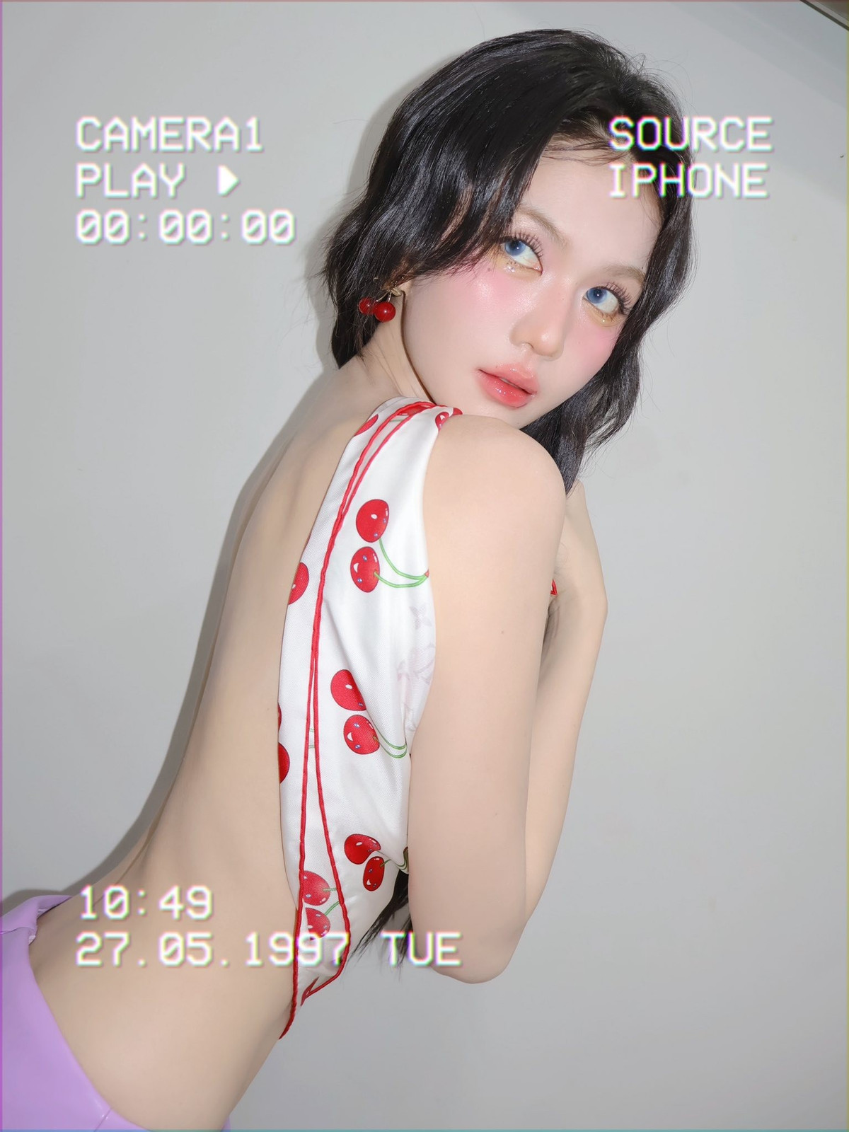 Ngọc Trinh khoe trọn tấm lưng trần. Ảnh: FB Trần Thị Ngọc Trinh