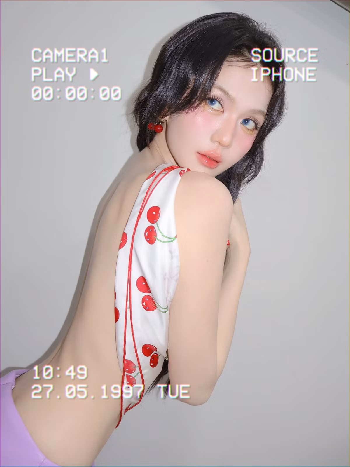 Ngọc Trinh khoe trọn tấm lưng trần. Ảnh: FB Trần Thị Ngọc Trinh