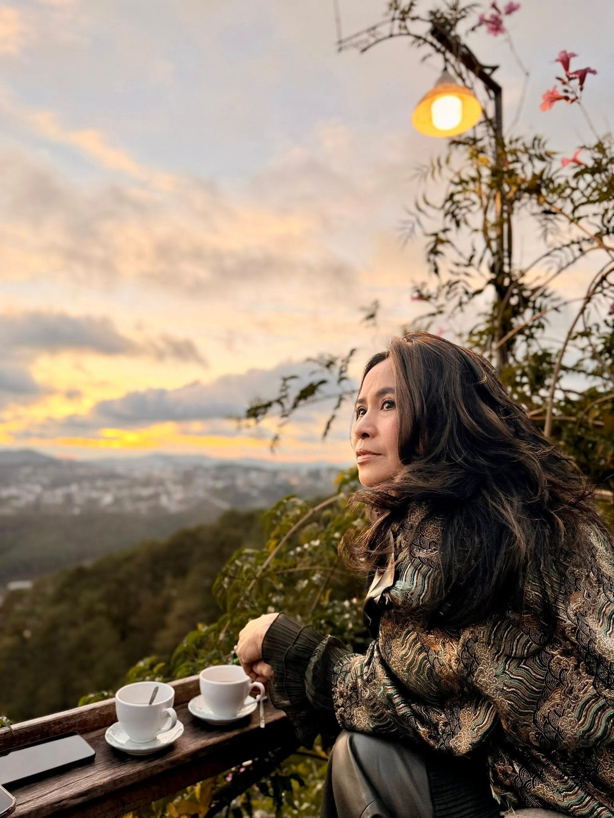 NSND Thanh Lam lặng ngắm cảnh vật và chia sẻ tâm tư dịp cuối năm. Ảnh: FB Doan Thanh Lam