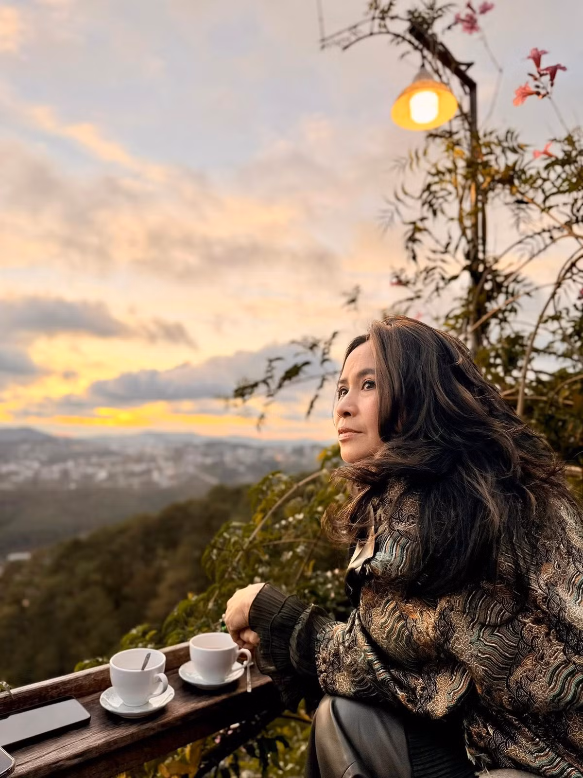 NSND Thanh Lam lặng ngắm cảnh vật và chia sẻ tâm tư dịp cuối năm. Ảnh: FB Doan Thanh Lam