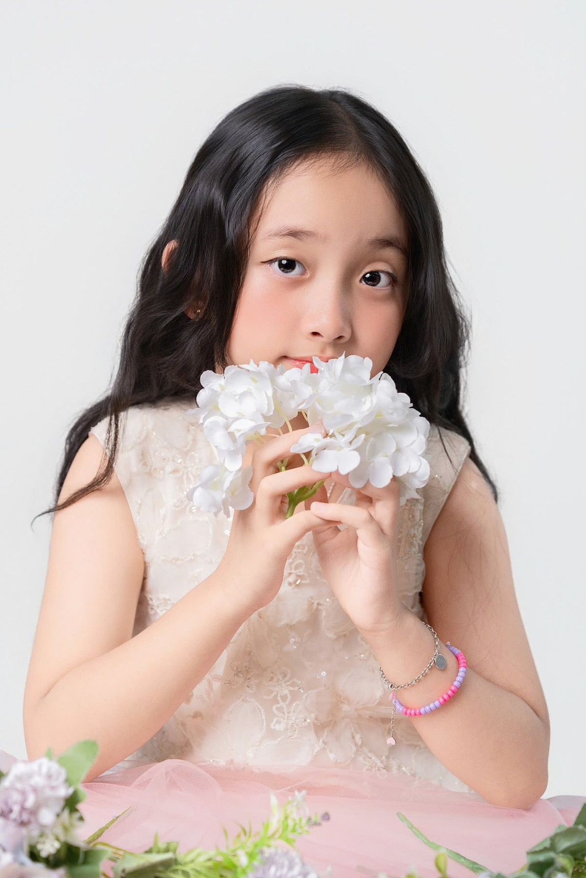 Tin tức sao Việt 23/9: Bộ ảnh với nhan sắc xinh như mỹ nhân của con gái Khánh Thi - Phan Hiển. Ảnh: FB Nguyen Khanh Thi