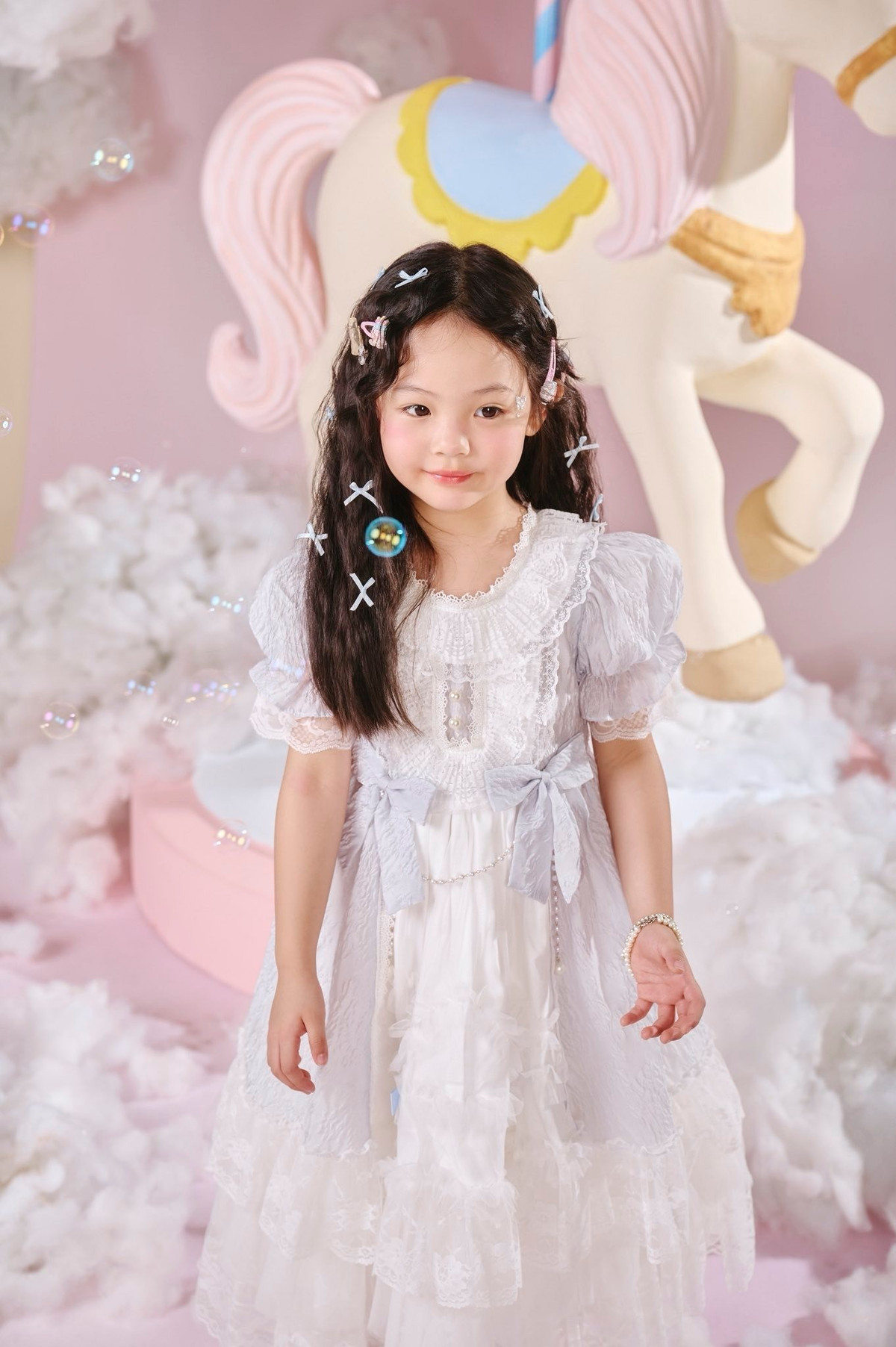 Tin tức sao Việt 10/8: Bé Suchin - ái nữ của Cường Đôla và Đàm Thu Trang chọn hình tượng công chúa, unicorn trong bộ ảnh kỷ niệm mừng sinh nhật 5 tuổi. Ảnh: FB Đàm Thu Trang