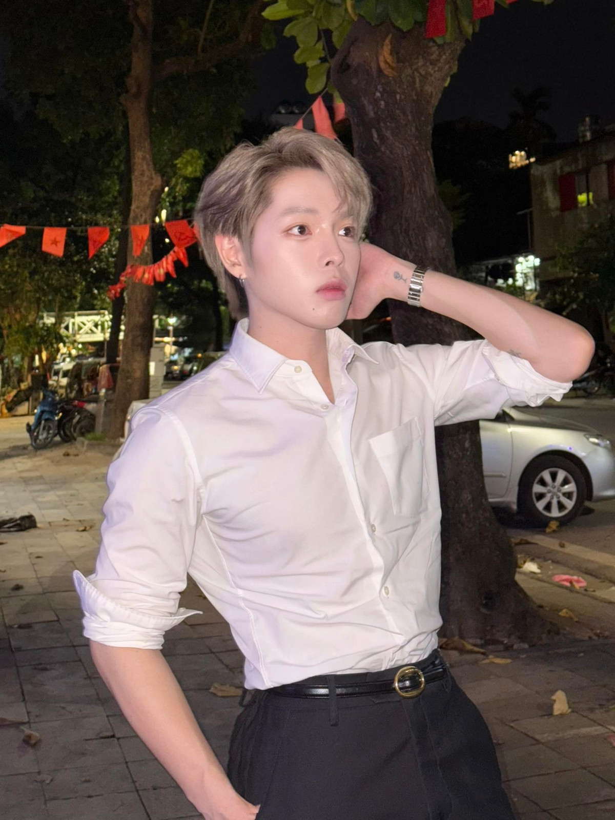 Sở thích mua sắm hàng hiệu của Đức Phúc cũng khiến nhiều người ghen tị. Ảnh: FB Đức Phúc