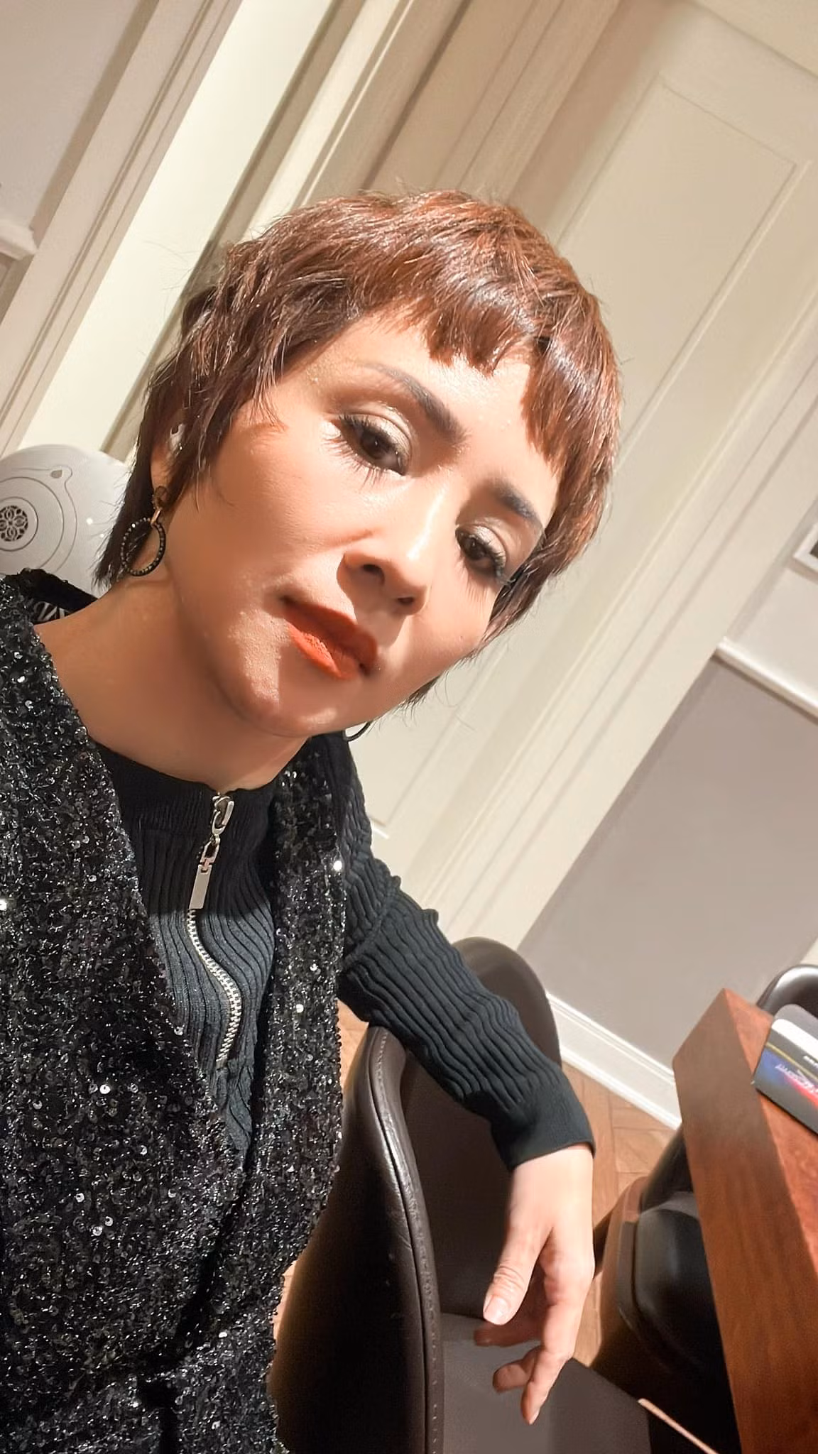 Đặc biệt, vóc dáng cân đối cùng những đường cong tự nhiên của cựu vận động viên càng khiến người hâm mộ ngưỡng mộ.