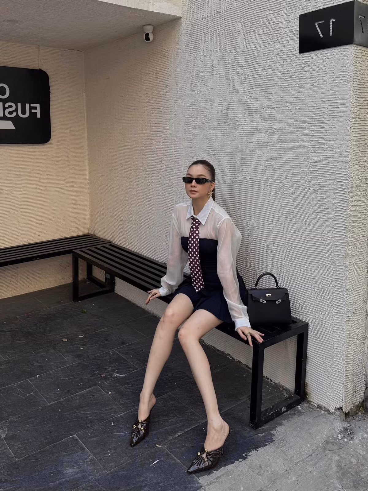 Ngoài vóc dáng nuột nà, Thiều Bảo Trâm còn sở hữu làn da trắng sứ. Ảnh: FB Thiều Bảo Trang