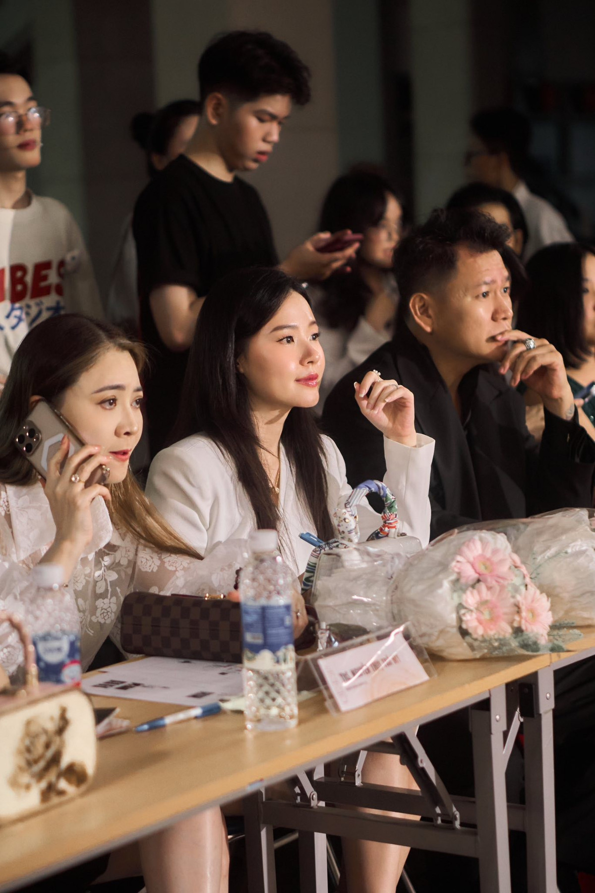 Midu 'tan chảy' trước phần thi người mẫu của con gái Nhã Phương. Ảnh: FB Midu