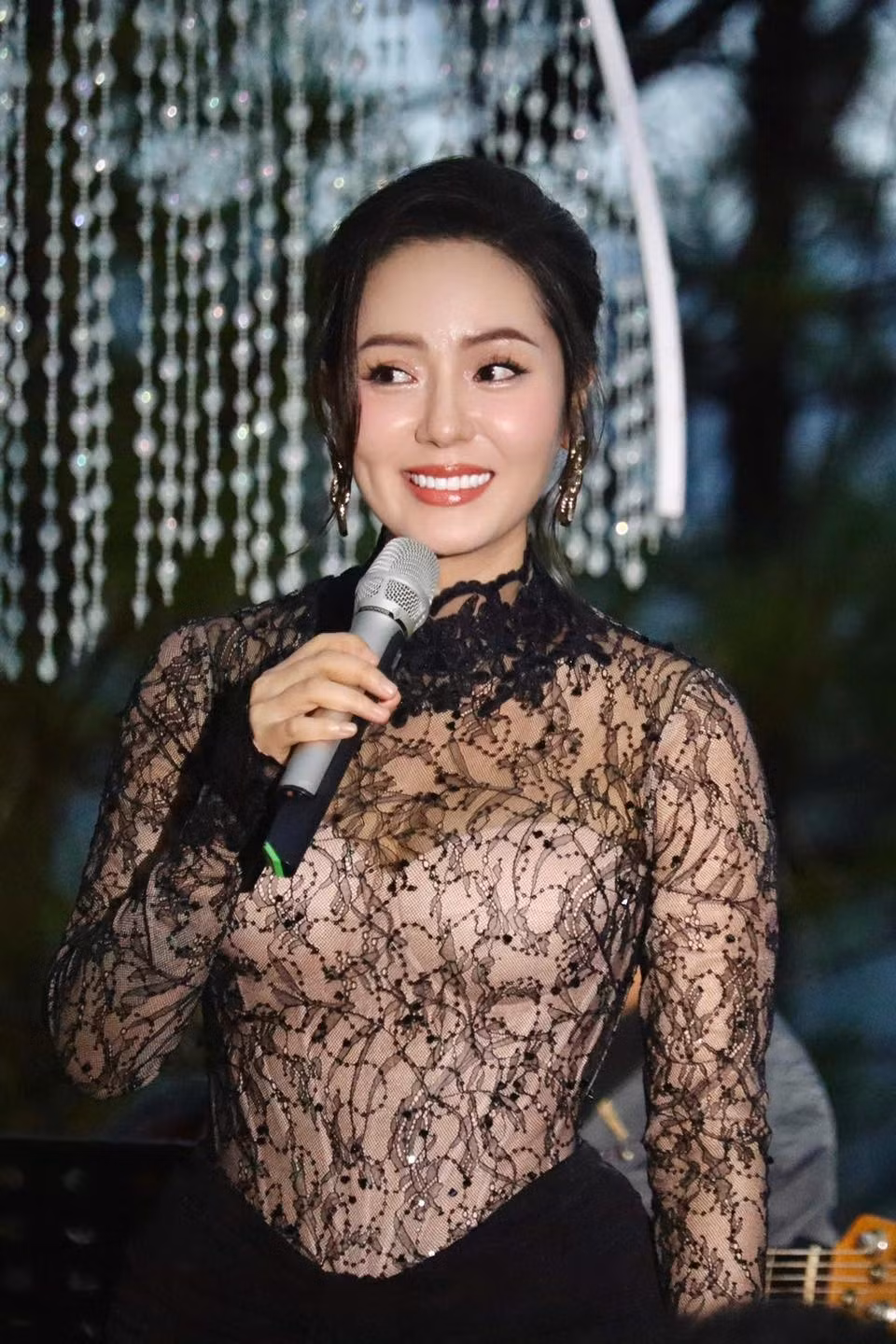 Sắc vóc của Phương Linh ở tuổi 41 được khán giả khen ngợi.