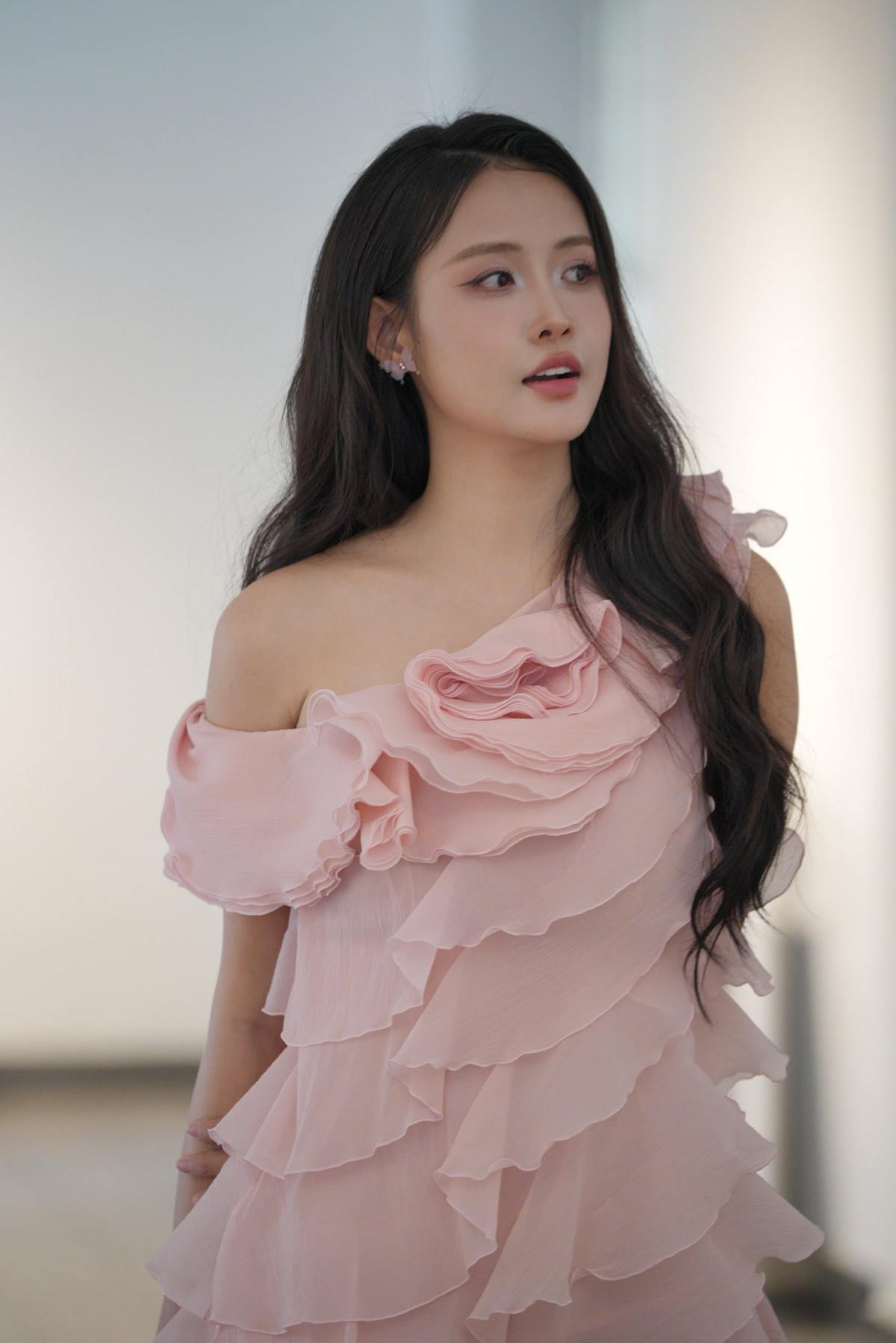 Nhiều người hâm mộ không giấu được sự bất ngờ và ngưỡng mộ trước khả năng giữ gìn nhan sắc, vóc dáng của cô ở tuổi ngoài 30. Ảnh: FB Trương Mỹ Nhân