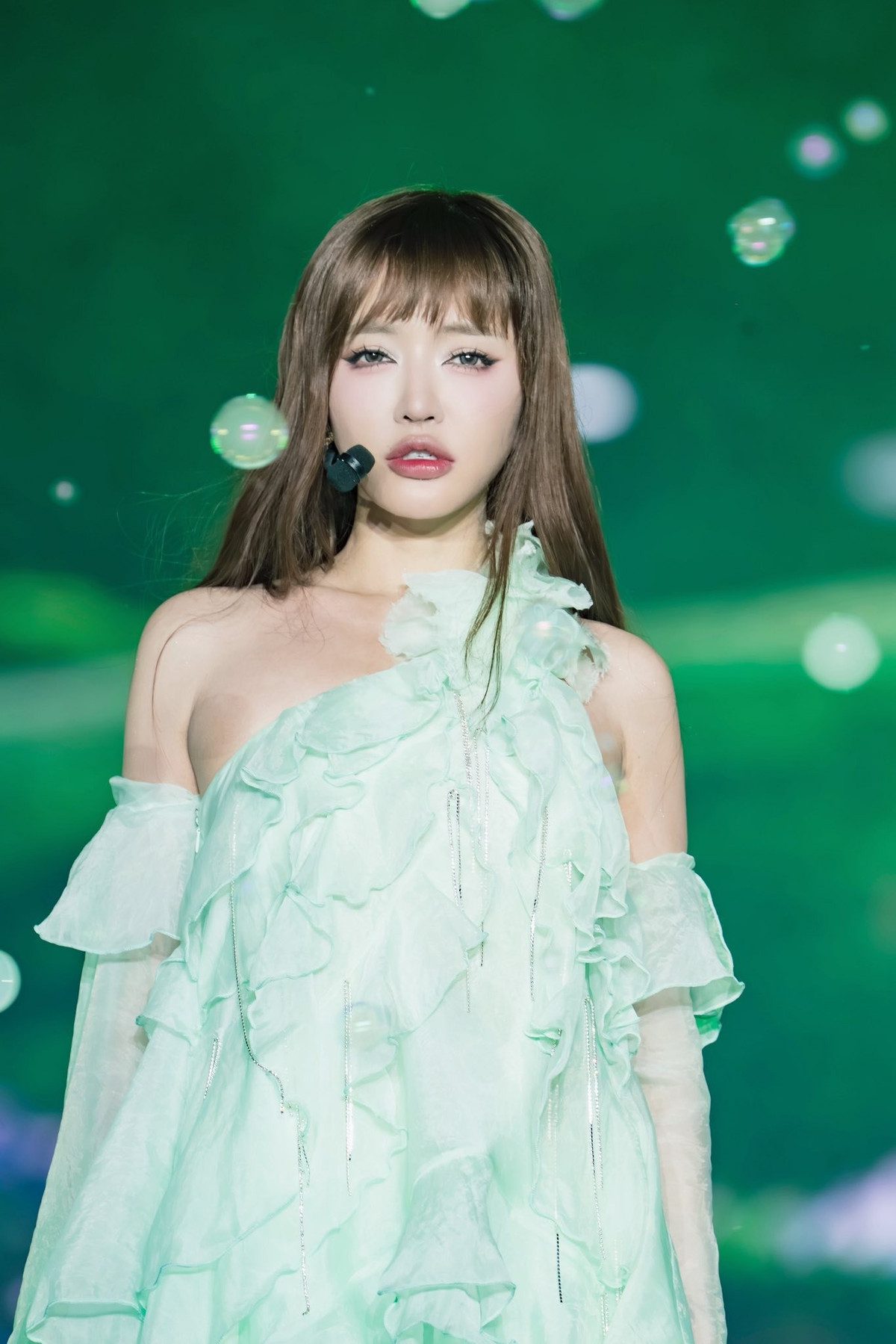 Ở tuổi 36, nữ ca sĩ giữ được vẻ trẻ trung và phong thái riêng. Cô thừa nhận bản thân làm việc theo cảm hứng, không đặt nặng việc ra sản phẩm mới hay chạy theo con số.