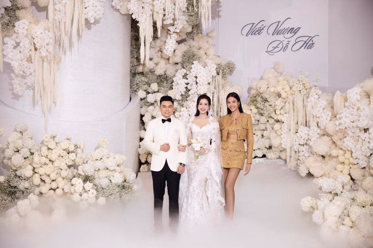 Dù chỉ là khoảnh khắc thoáng qua nhưng người đẹp xứ Thanh vẫn khiến khán giả phải xuýt xoa trước body “đẹp như tạc tượng”. Ảnh: FB Linh Le Chi