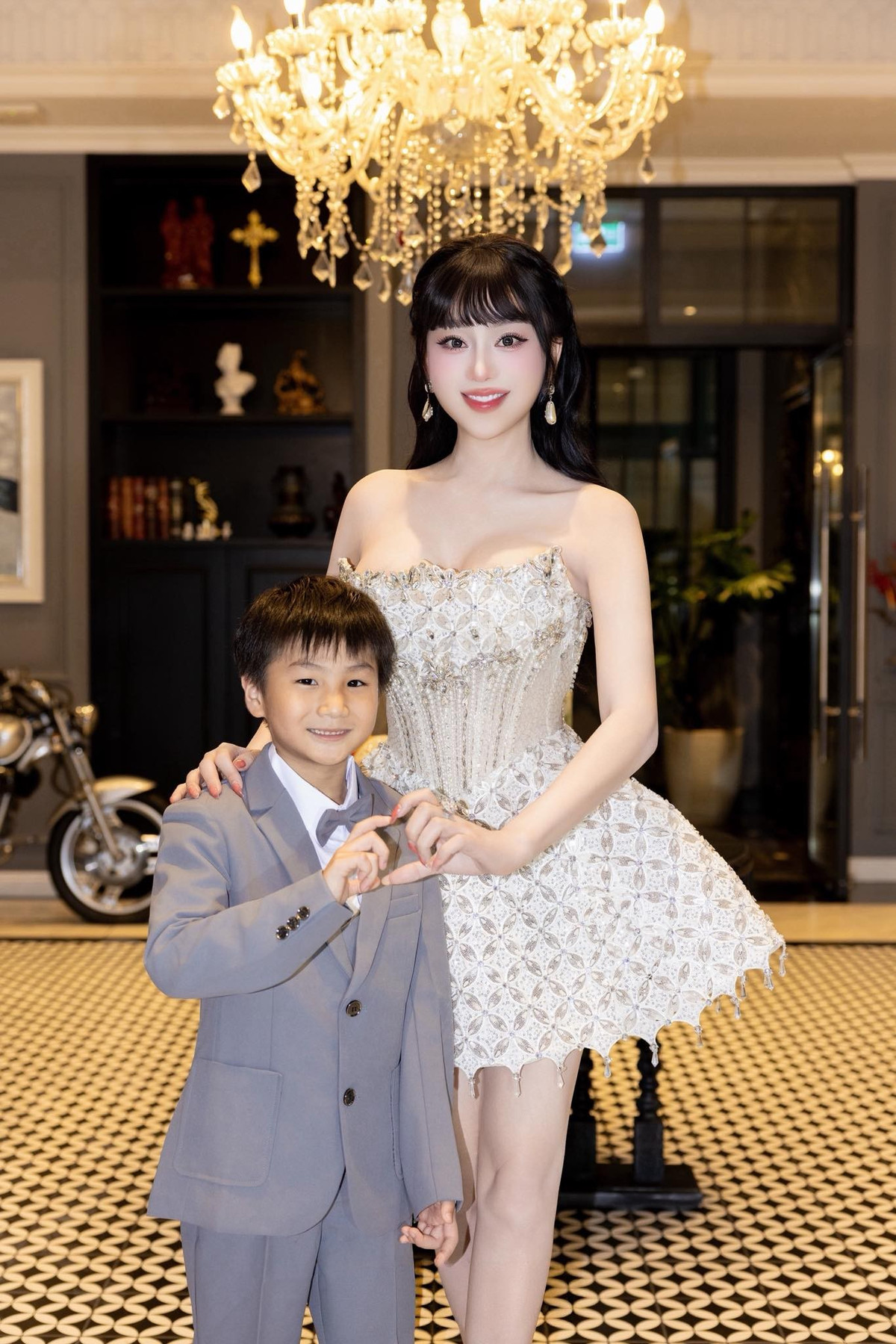 Cô chia sẻ không tiếc tiền đầu tư cho sắc đẹp, thậm chí đã chuẩn bị khoản chi “tiền tỷ” cho lần “trùng tu” toàn diện này.