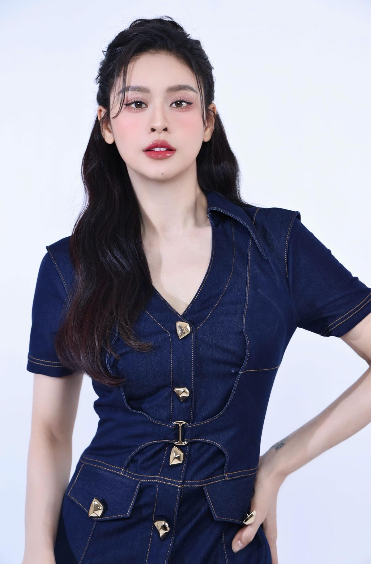 Trương Quỳnh Anh khoe sắc vóc tuổi 36. Ảnh: FB Trương Quỳnh Anh