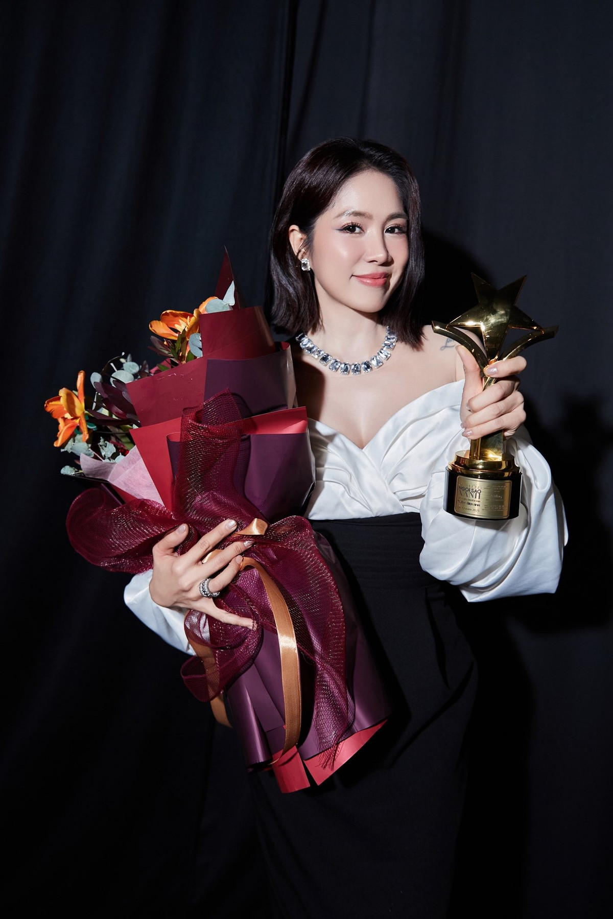 Ở thời điểm hiện tại, Lê Phương được đánh giá là một trong những nữ diễn viên duy trì phong độ ổn định của màn ảnh Việt. Vừa qua, cô nhận danh hiệu Nữ diễn viên xuất sắc tại một lễ trao giải gần đây.