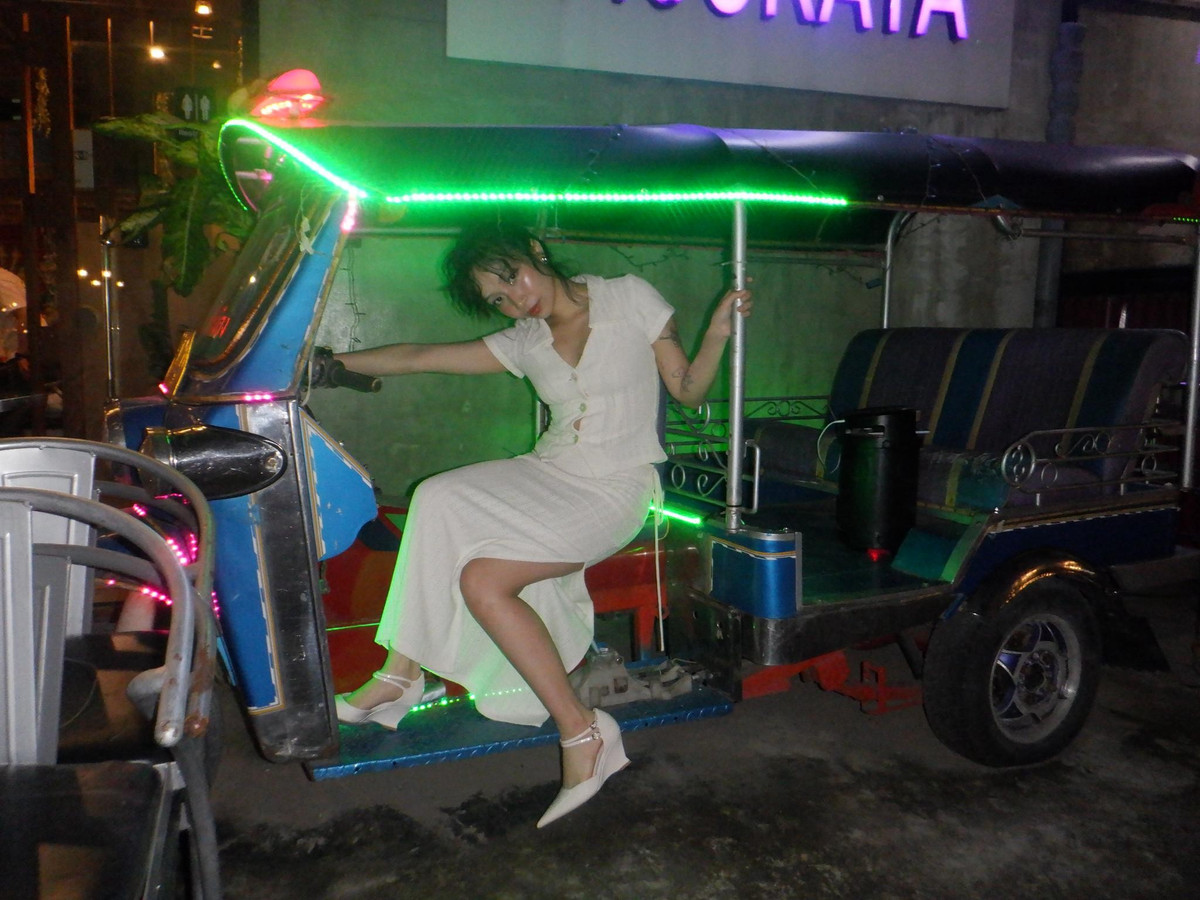 Ca sĩ Mỹ Anh tranh thủ dạo chơi khi lưu diễn ở Philippines. Ảnh: FB Mỹ Anh