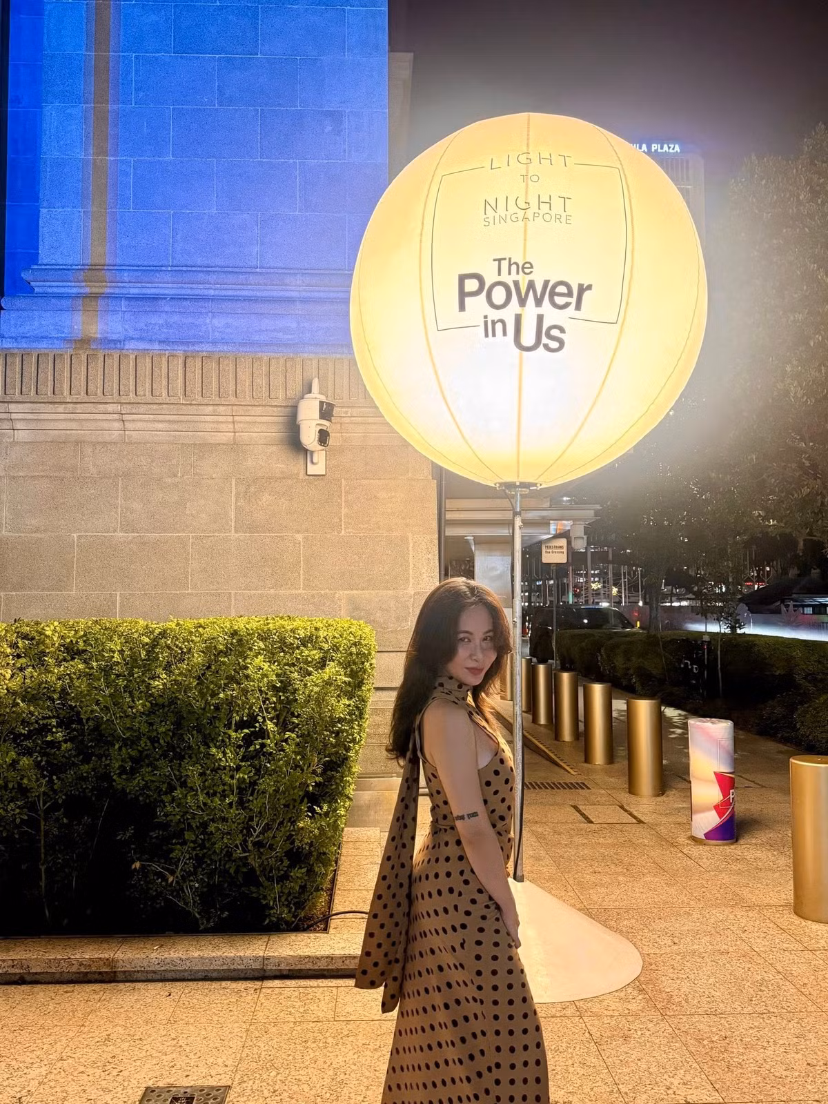 Bước ra từ một cuộc thi âm nhạc cách đây 15 năm, Uyên Linh ghi dấu ấn sâu đậm nhờ giọng hát dày, cảm xúc và phong cách làm nghề nghiêm túc.