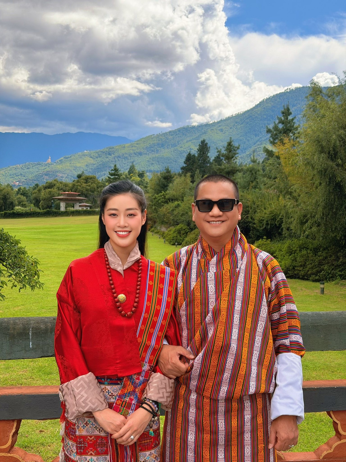Hoa hậu Khánh Vân cùng ông xã khám phá Bhutan. Ảnh: FB Nguyễn Trần Khánh Vân