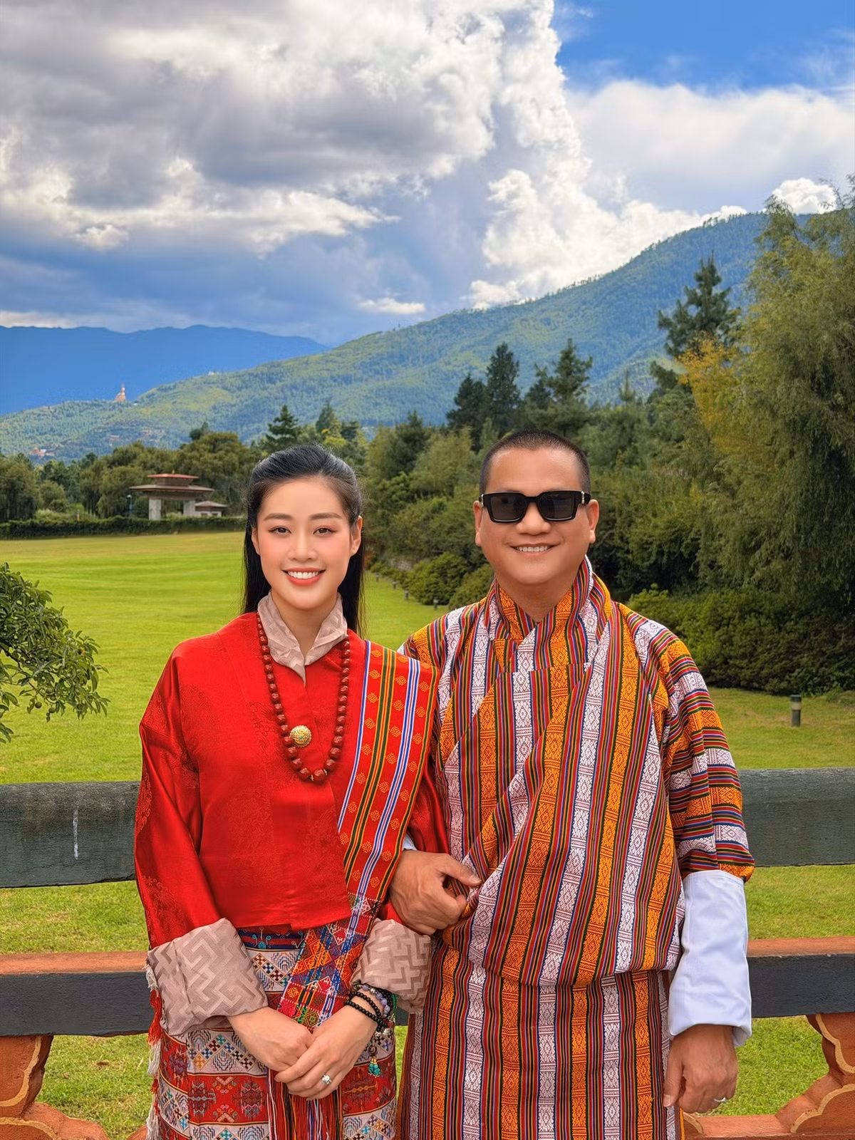 Hoa hậu Khánh Vân cùng ông xã khám phá Bhutan. Ảnh: FB Nguyễn Trần Khánh Vân