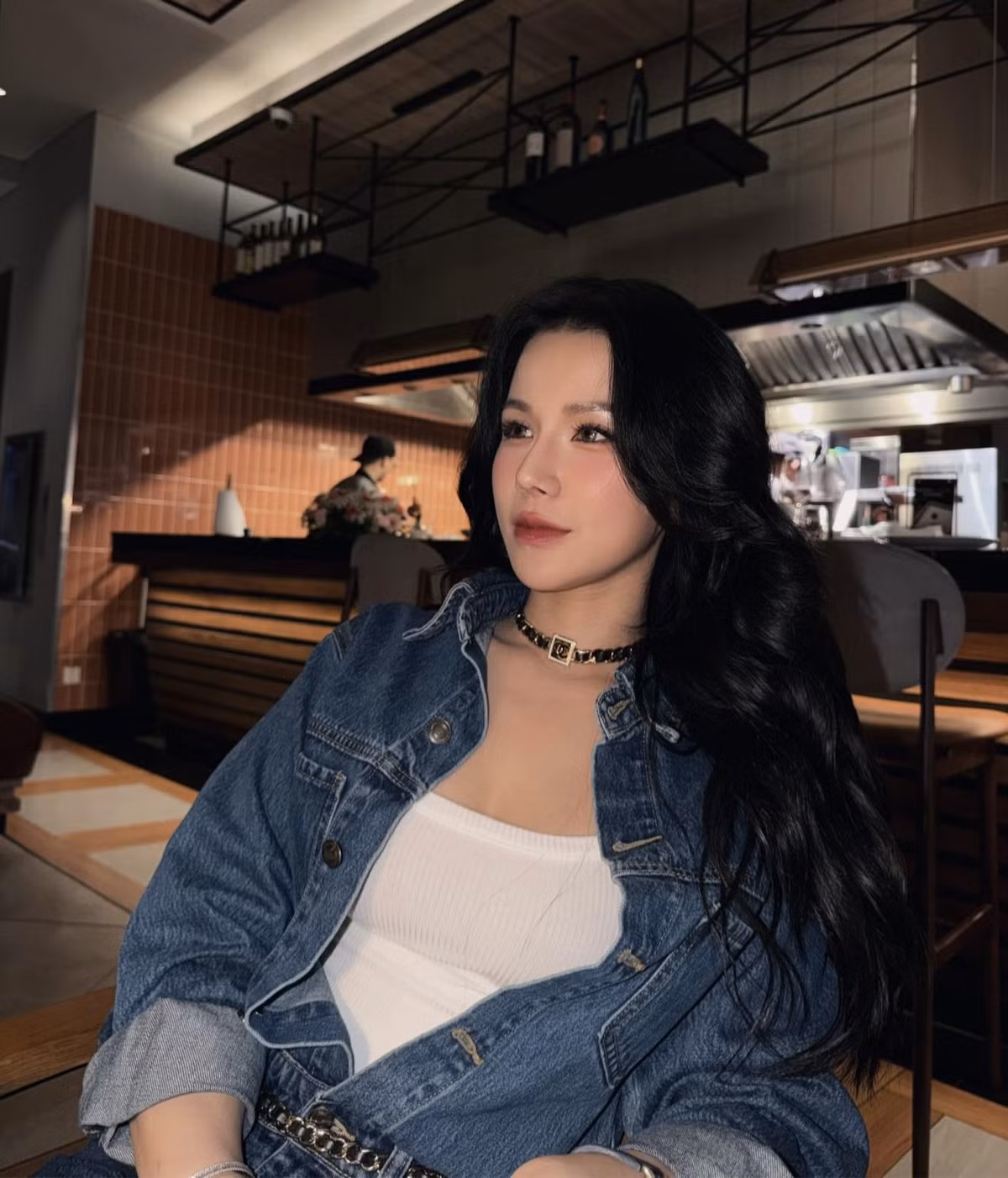 Sau ly hôn, Diệp Lâm Anh từng thừa nhận quãng thời gian đầu rất khó khăn. Cô chọn cách lao vào công việc để không có thời gian nghĩ ngợi, buồn bã. Với cô, việc có nền tảng kinh tế vững vàng để nuôi con chính là động lực mạnh mẽ nhất để đứng dậy sau đổ vỡ.