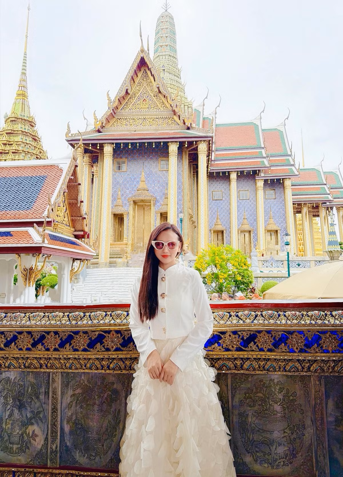 Diễn viên Lã Thanh Huyền nguyện cầu bình an tới tất cả mọi người. Ảnh: FB Lã Thanh Huyền