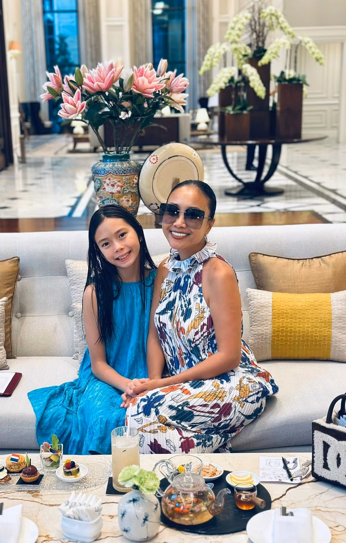 Không chỉ được quan tâm vì là “con gái của người nổi tiếng”, Sol chiếm trọn tình cảm nhờ nét đẹp dịu dàng, sự lễ phép và tính cách hồn nhiên, gần gũi.