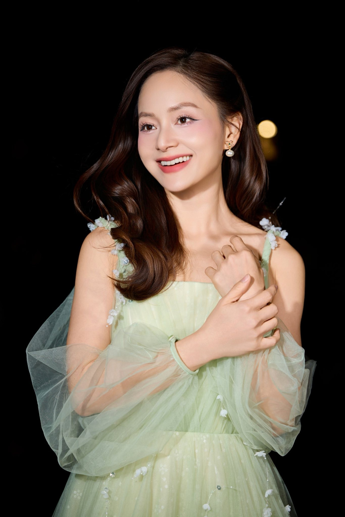 Diễn viên Lan Phương ngày càng trẻ trung, xinh đẹp sau ly hôn chồng Tây. Ảnh: FB Lan Phuong Nguyen