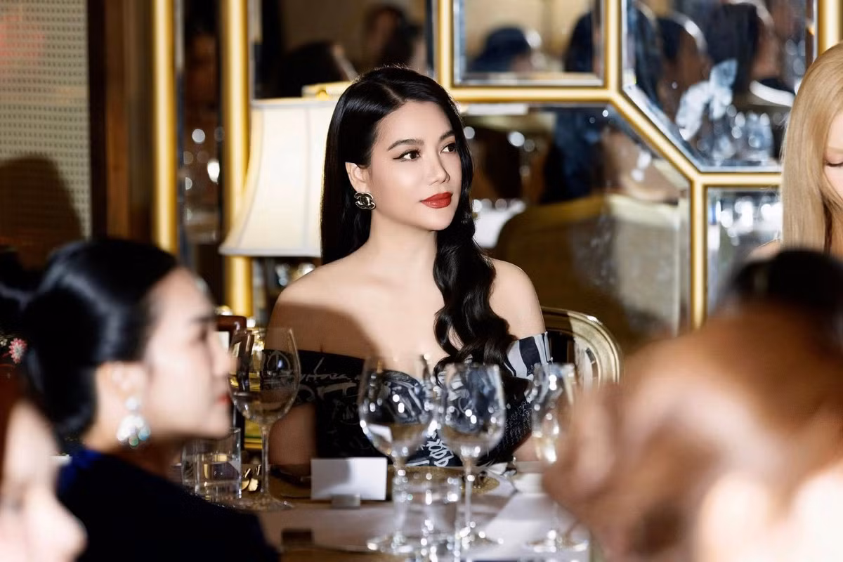 Sinh năm 1976, Trương Ngọc Ánh là một trong số ít những nghệ sĩ Việt duy trì phong độ ổn định về ngoại hình sau hàng chục năm hoạt động. Ảnh: FB Trương Ngọc Ánh