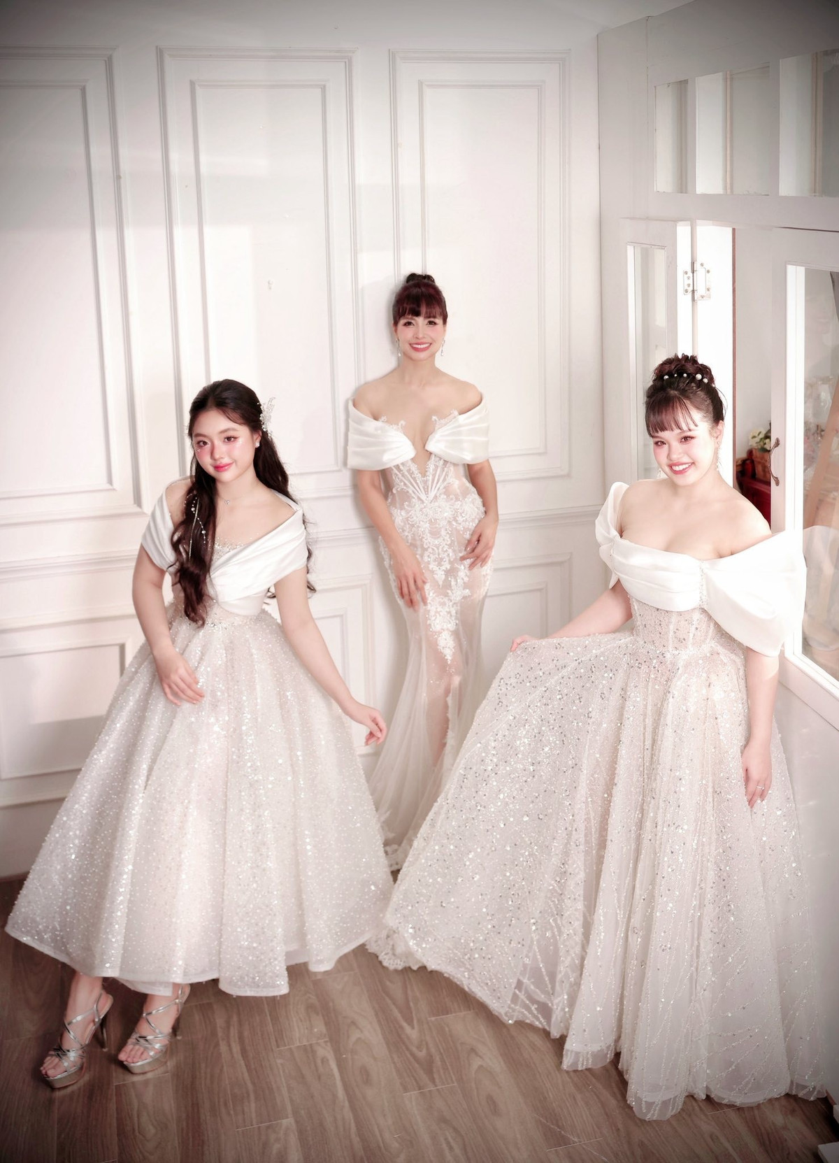 Ở tuổi thiếu niên, Suli và Suti được nhận xét sở hữu nhan sắc hài hòa, thừa hưởng nét đẹp từ cả bố lẫn mẹ.