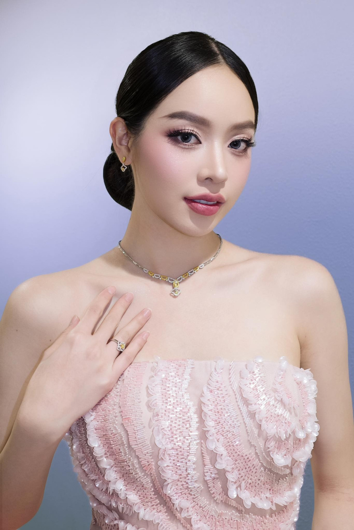 Nhan sắc của Thanh Thủy cũng liên tục khiến công chúng ngỡ ngàng.