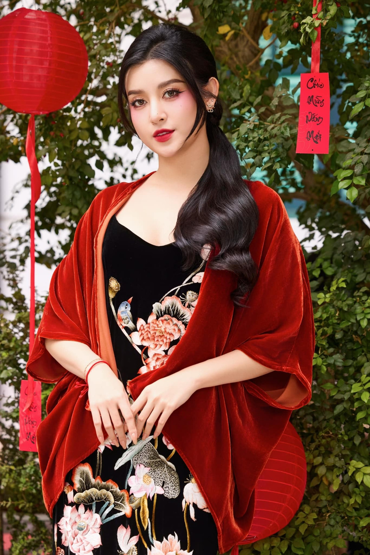 Khi nhiều người đẹp cùng thời đã yên bề gia thất, Huyền My vẫn lựa chọn cuộc sống độc thân, tập trung cho bản thân và sự nghiệp.