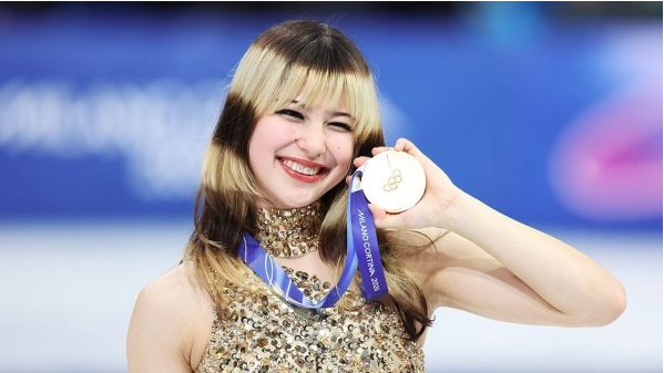 Bước ra từ ánh hào quang của Thế vận hội Mùa đông 2026, Alysa Liu (sinh năm 2005) đang là cái tên khiến truyền thông quốc tế tốn nhiều giấy mực.