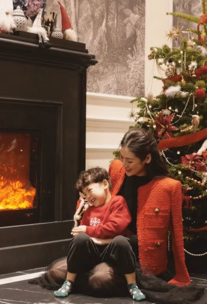 Trên trang cá nhân, Á hậu Tú Anh thường xuyên đăng ảnh không gian sống sang trọng rộng rãi khiến nhiều người trầm trồ. Ảnh: FB Duong Tu Anh