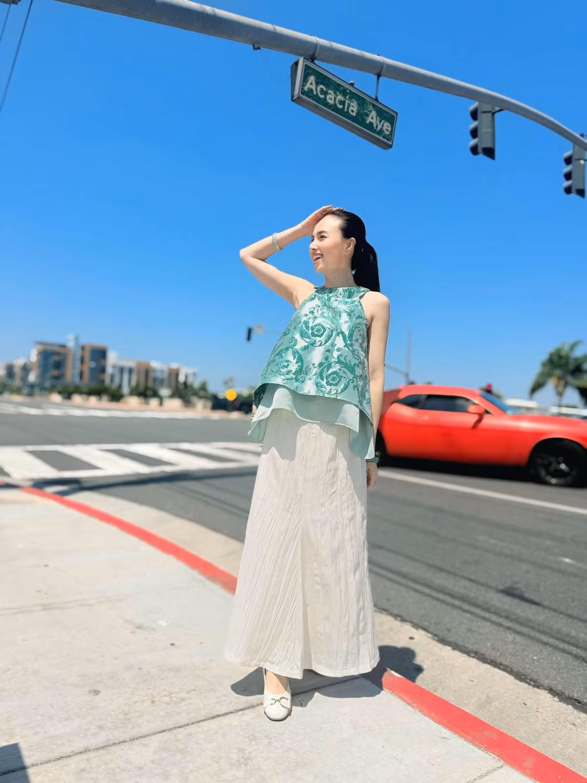 Điều khiến cộng đồng mạng xôn xao hơn cả chính là vẻ ngoài "lão hóa ngược" của nữ diễn viên.