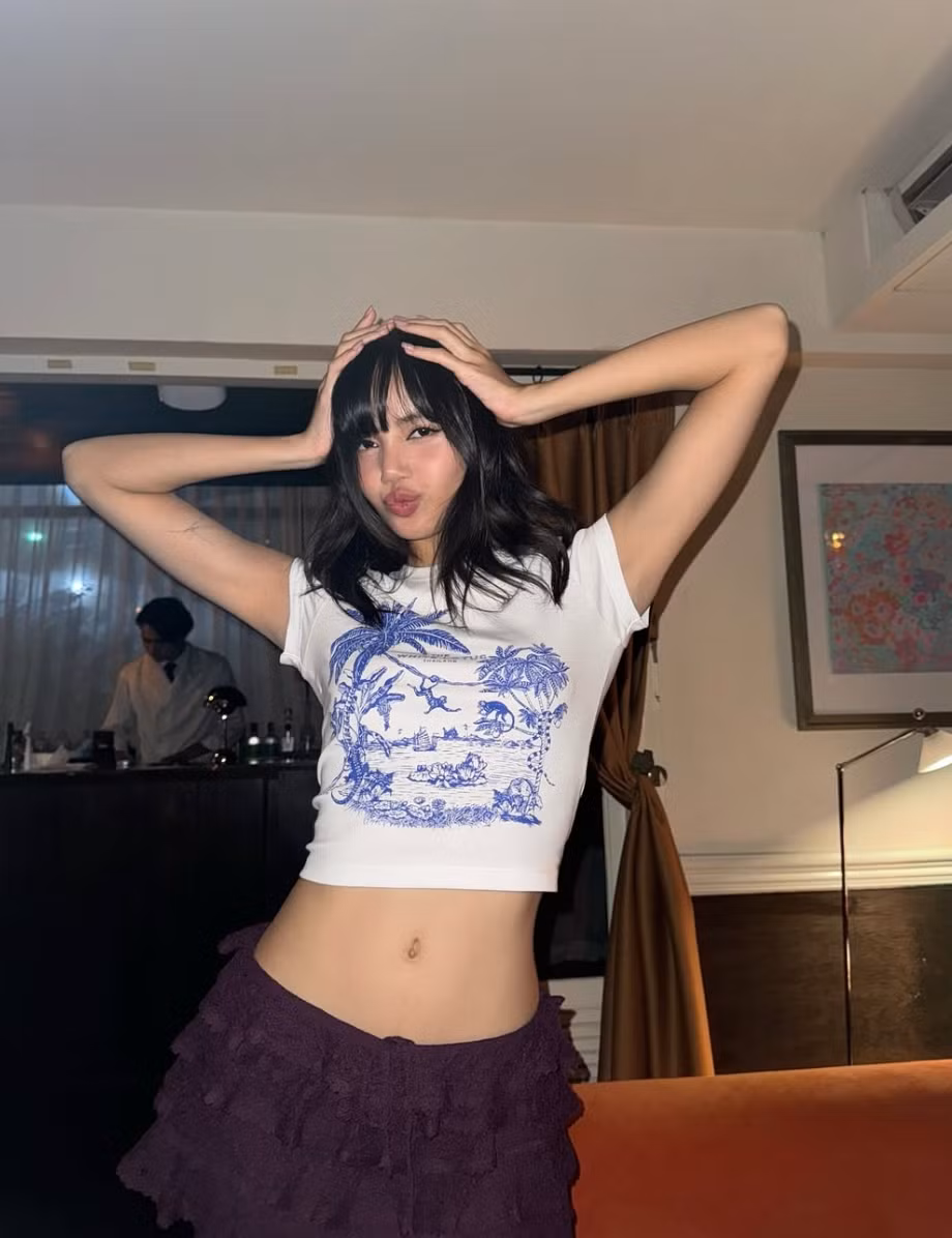 Mỹ nhân 9X sở hữu chiều cao 1,67m và tỉ lệ giữa chân và thân rất hoàn hảo. Thành viên nhóm BLACKPINK sở hữu vòng eo 48 cm cùng cân nặng 45kg.