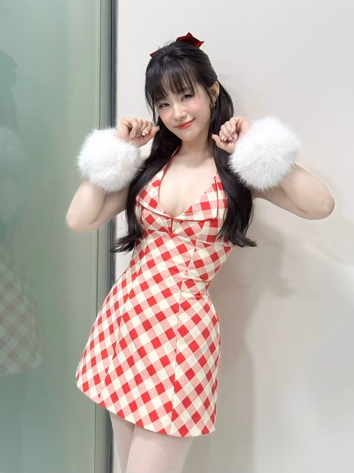 Ca sĩ Lương Bích Hữu kết hợp phong cách gợi cảm và đáng yêu. Ảnh: FB LuongBichHuu