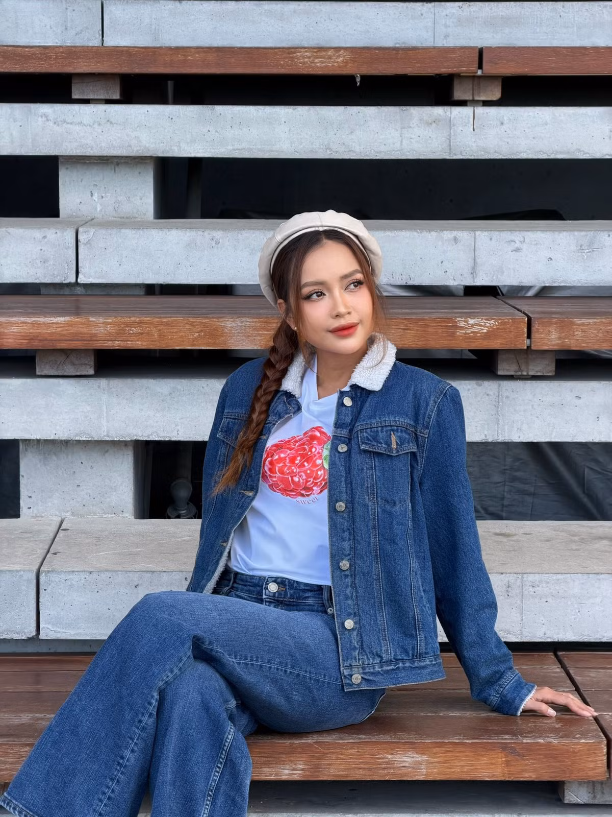 Hoa hậu Ngọc Châu thả dáng ở Hồng Kông. Ảnh: FB Nguyễn Thị Ngọc Châu