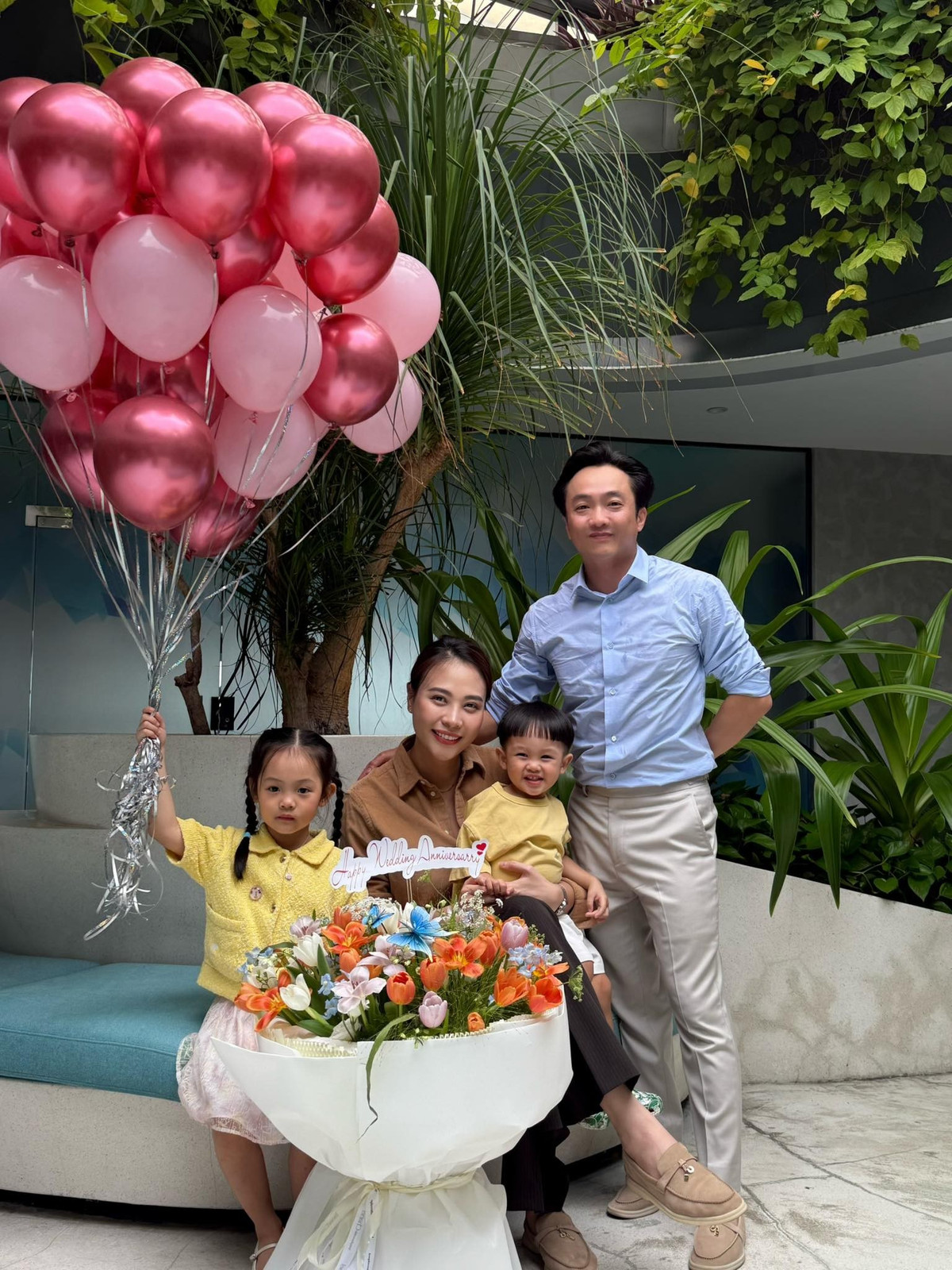 Cường Đôla và Đàm Thu Trang kỷ niệm 6 năm cưới. Ảnh: FB Nguyen Quoc Cuong