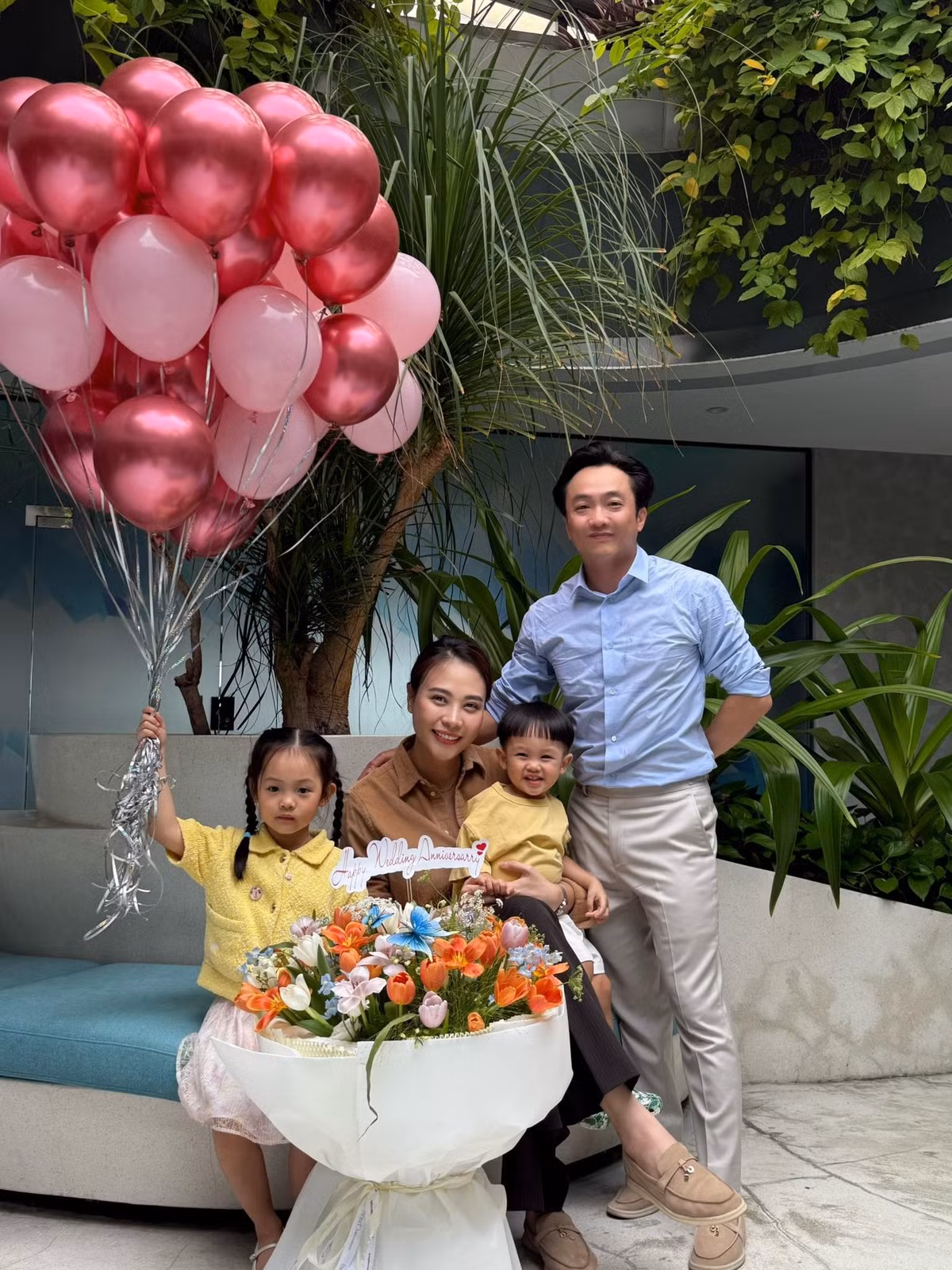 Cường Đôla và Đàm Thu Trang kỷ niệm 6 năm cưới. Ảnh: FB Nguyen Quoc Cuong