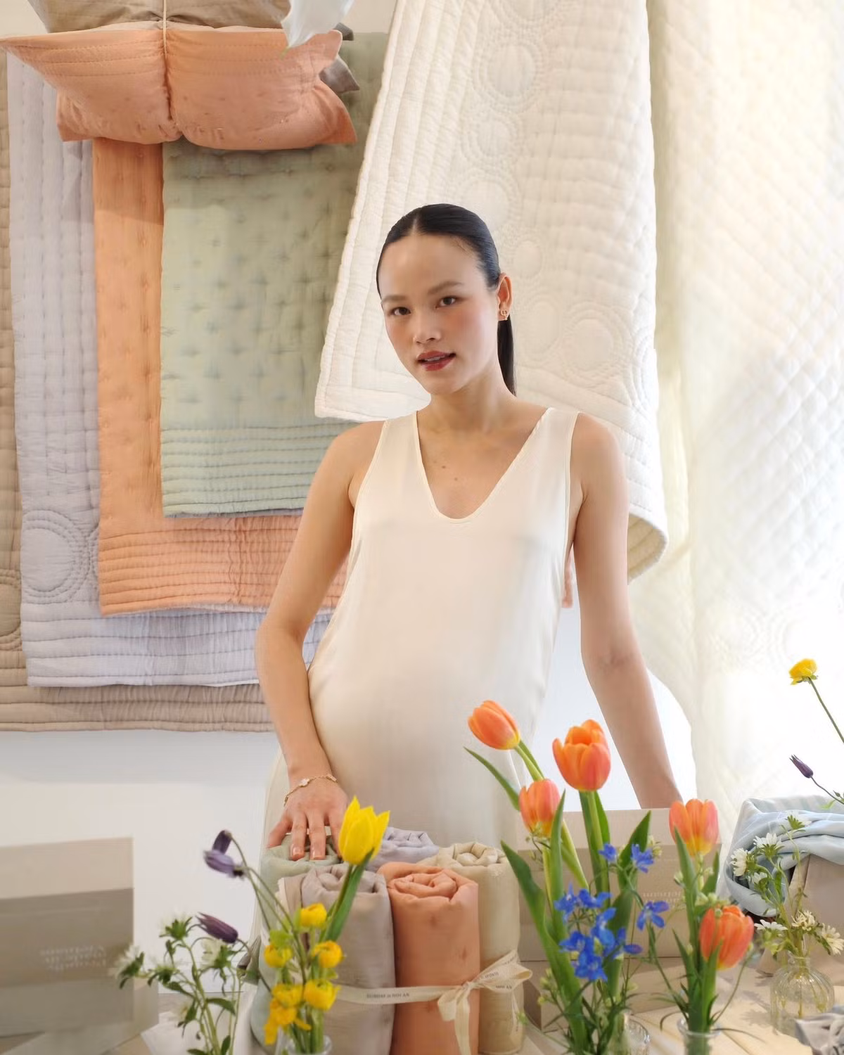 Nữ người mẫu từng sải bước trên các sàn diễn danh giá tại New York Fashion Week, London Fashion Week và nhiều sự kiện thời trang quốc tế khác.