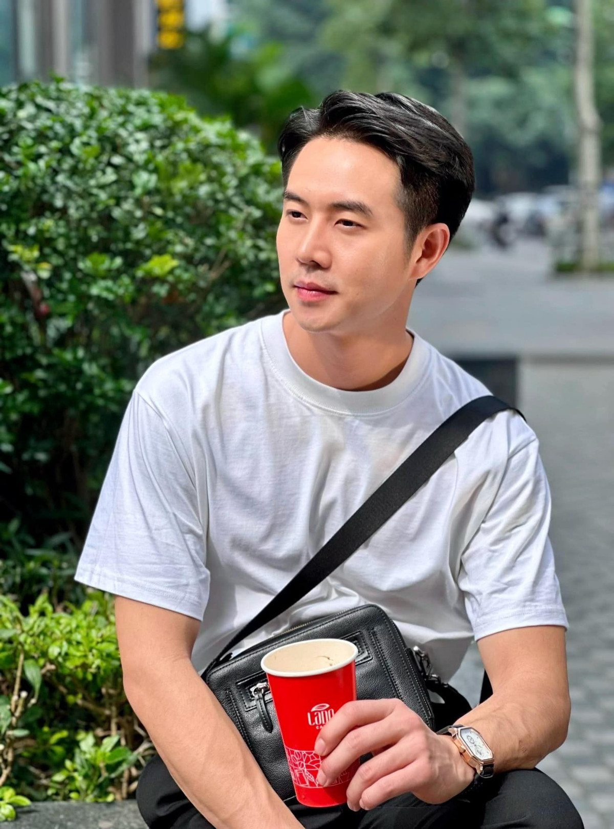 Sinh năm 1992, Đức Hiếu từng gây ấn tượng với khán giả qua loạt phim như "Chúng ta của 8 năm sau", "Phố trong làng", "Hồ sơ cá sấu"… Ảnh: FB Phùng Đức Hiếu