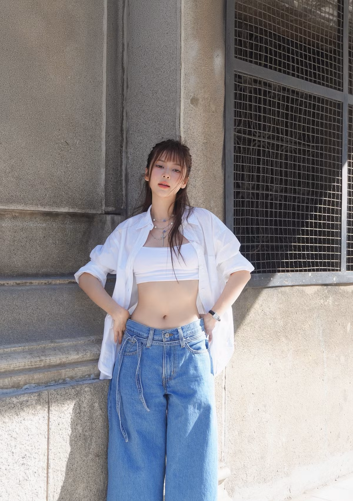 Từ hình ảnh một nữ ca sĩ với phong các nhẹ nhàng, Liz Kim Cương quyết định thay đổi hoàn toàn khi theo đuổi hình ảnh táo bạo, quyến rũ. Ảnh: FB Liz Kim Cương