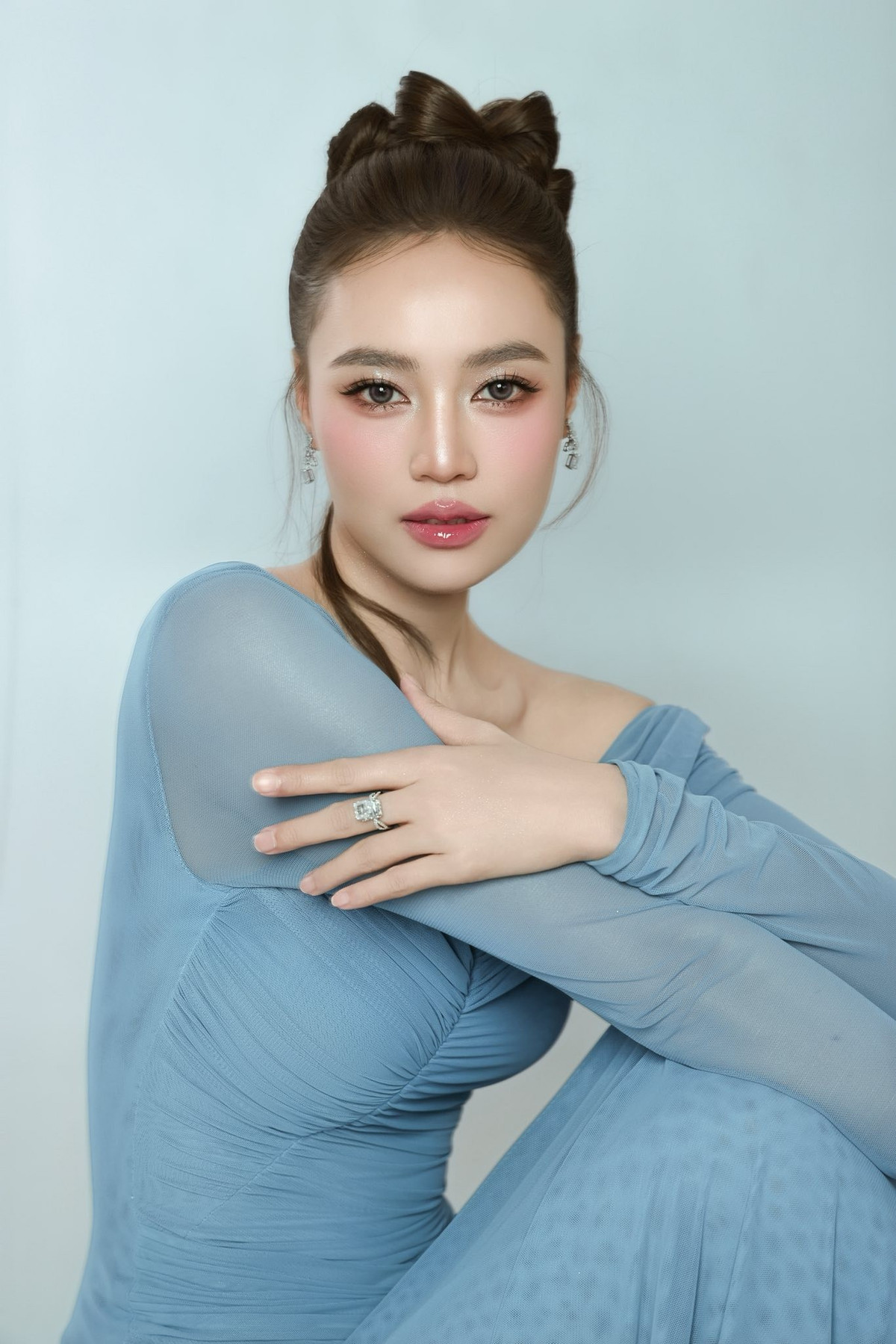 Không còn đóng khung trong một hình ảnh quen thuộc, Ninh Dương Lan Ngọc ngày càng biến hóa linh hoạt với nhiều phong cách thời trang khác nhau.